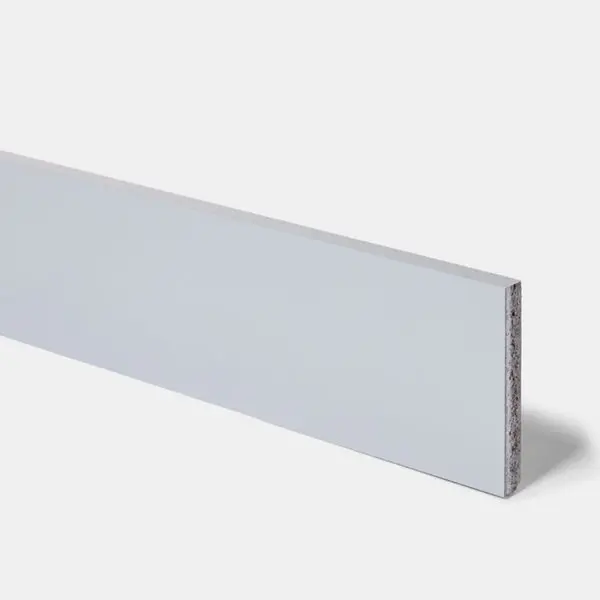 Plinthe "Alisma" gris laqué l.240 x h.15 cm