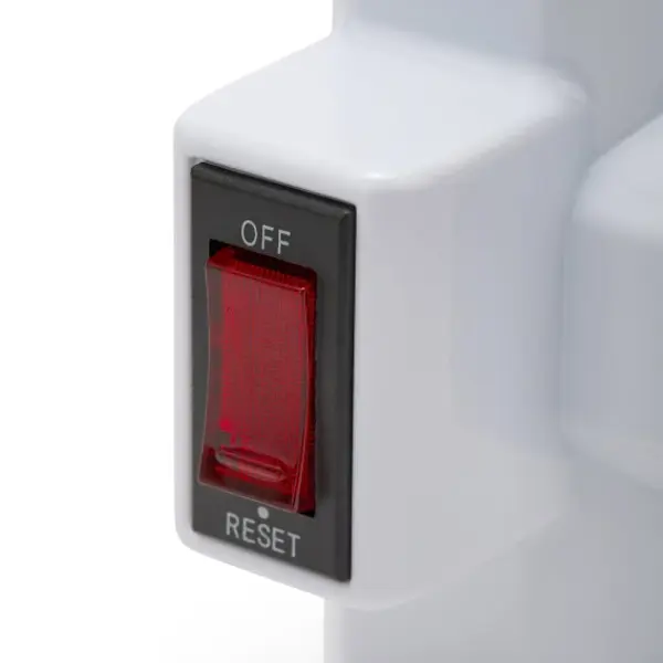 Adattatore 3 prese 10/16A bipasso con Schuko e 1 spina 16A. Con protezione da sovraccarico. 3500W max